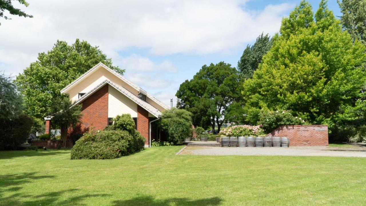 Fairhall Guest Lodge Woodbourne Bagian luar foto